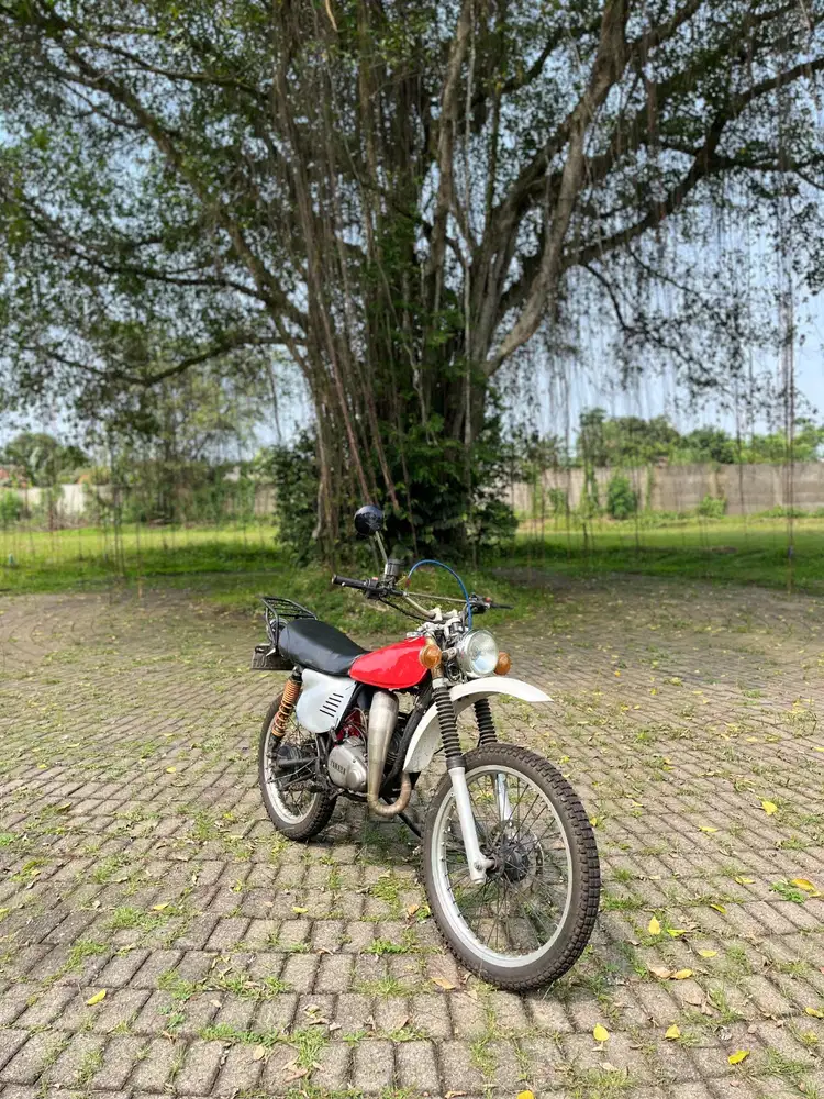YAMAHA DT 100 (1978)