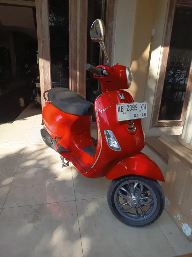 Piaggio vespa s125 merah 2022 Gbm bisa tunai atau kredit