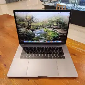 Macbook Pro 15 inch , 2019