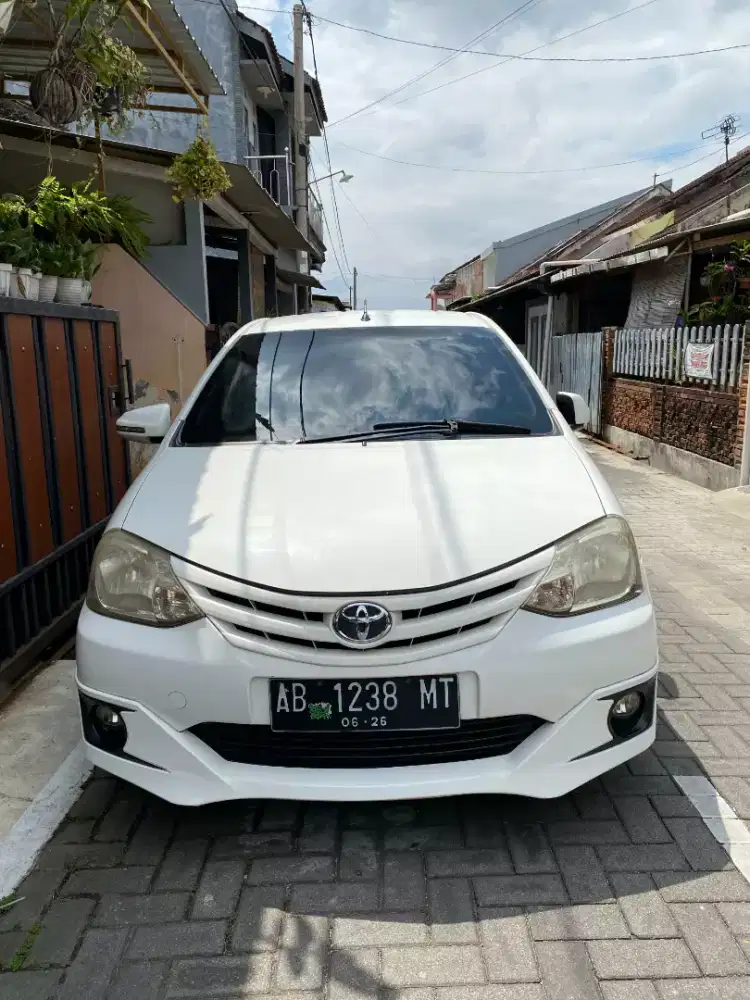 Dijual mobil Toyota Etios