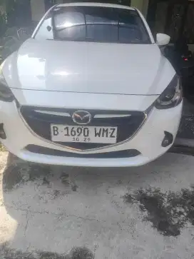 Jual Mazda2 R skyactive THN 2015 khusus pemakai