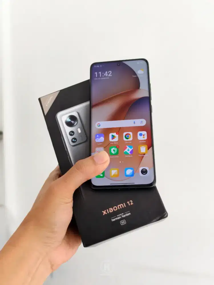 Xiaomi 12 lengkap original bawaan istimewa 256gb mulus