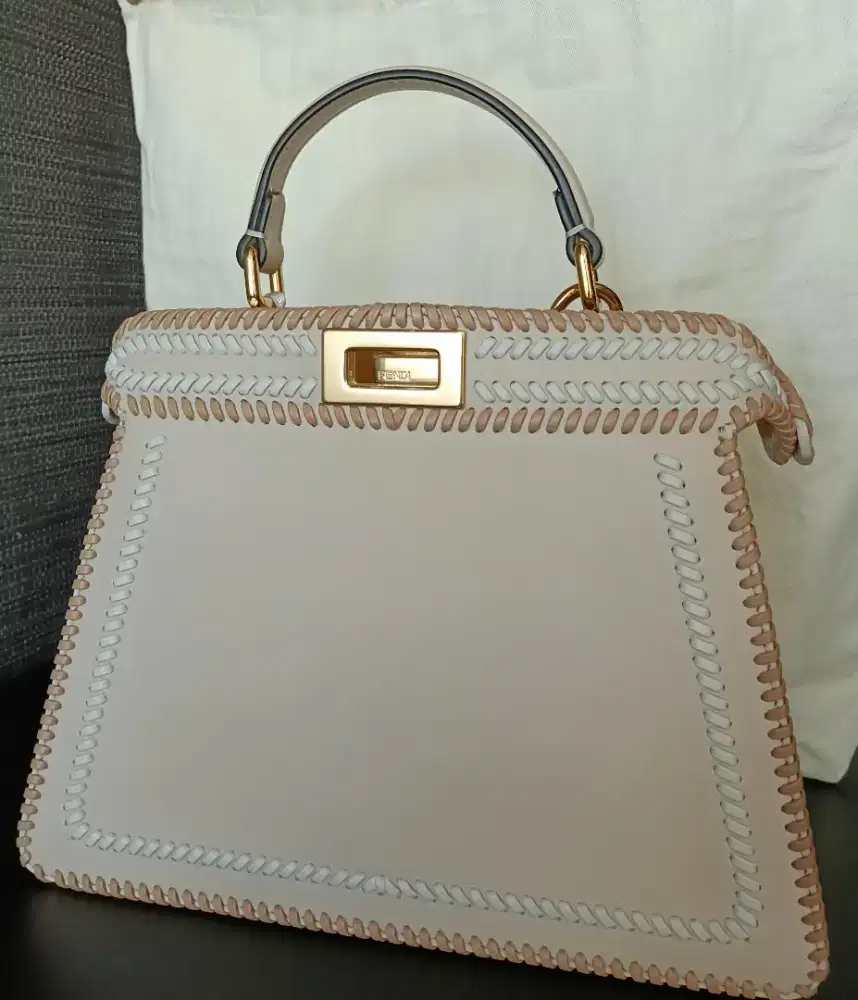 Peekaboo ISeeU FENDI