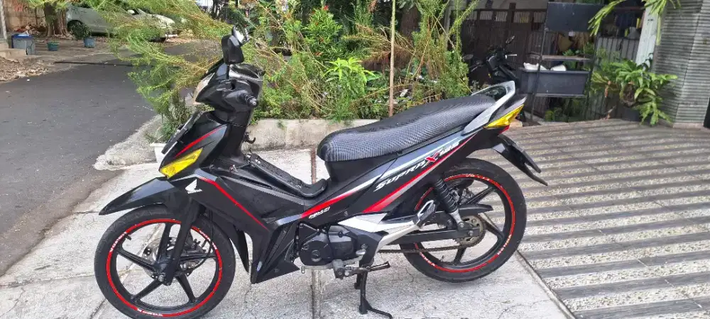 supra x 125 cw fi 2017 pajak panjang motor bagus mesin bagus orisinil
