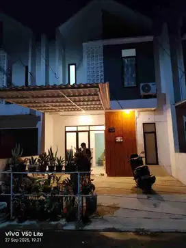 OVER KREDIT RUMAH 2 LANTAI SAWANGAN DEPOK