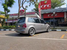Volkswagen Touran 2010 Bensin