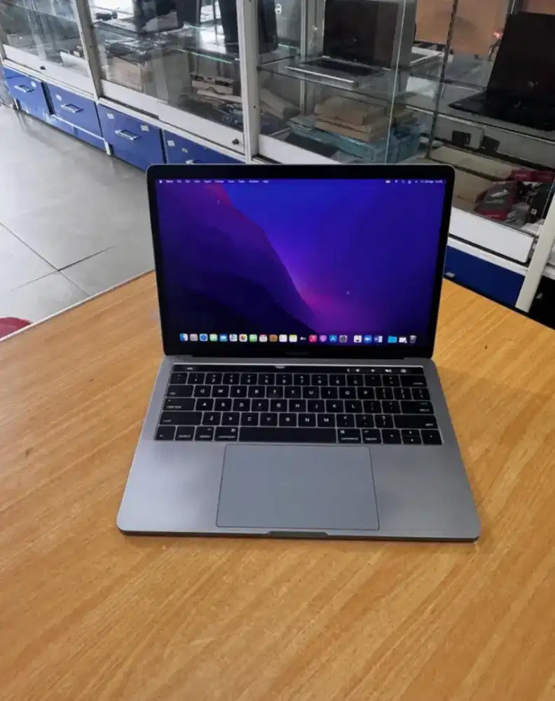 MACBOOK PRO 2016 TOUCHBAR THUNDERBOLDT 3 PORTS