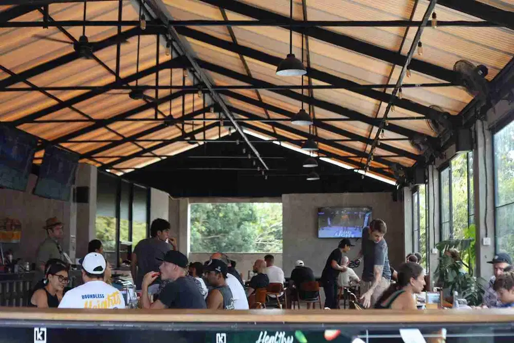 over kontrak restaurant dekat pantai Padang Padang Pecatu