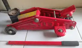 Di jual Cepat ,Dongkrak Mobil