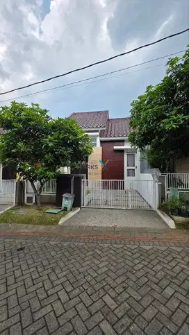 Rumah cantik siap pakai dan huni di Austinville Malang