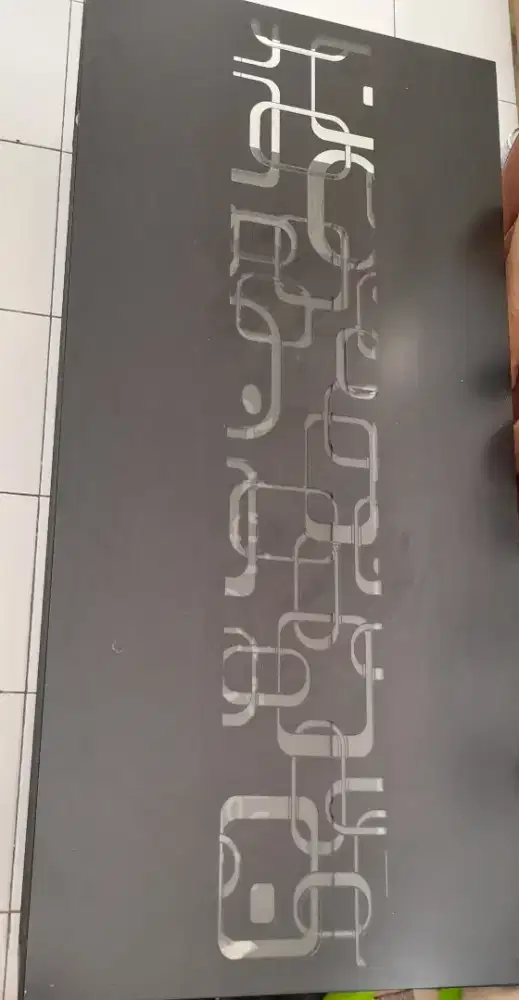 Meja ruang tamu
