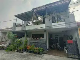Dijual rumah second siap huni 2 lantai  LT 90 LB 120 di Galaxy