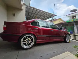 BMW 318i 1997 Bensin