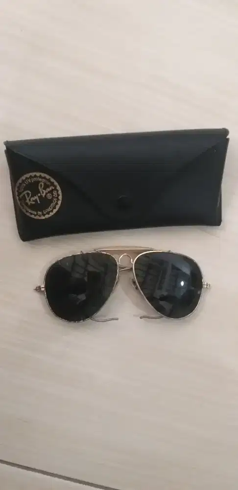 Kacamata merek RAYBAN space US