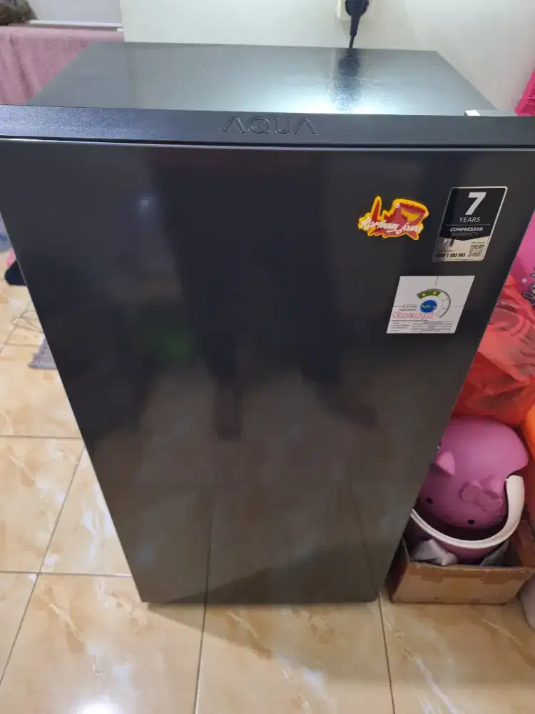 Kulkas 1 Pintu Merk AQUA