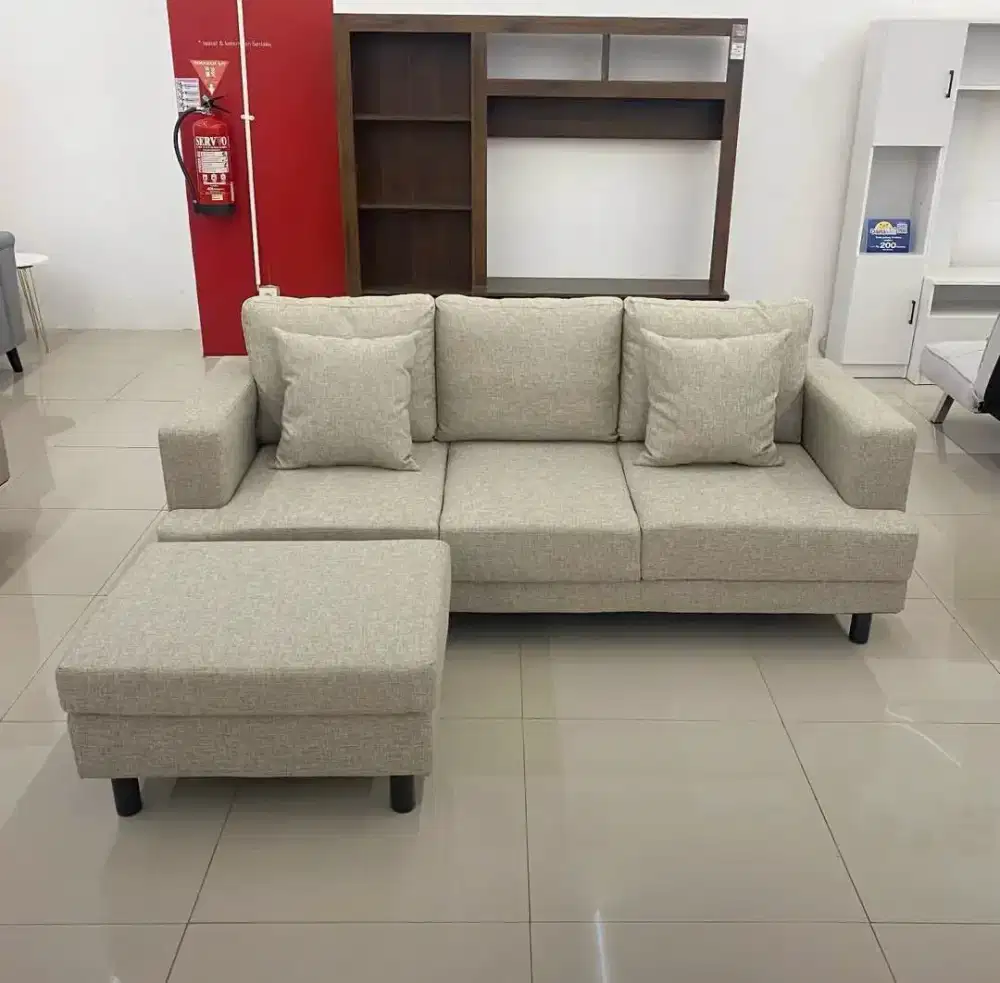 Glivel Sofa L Sectional brown