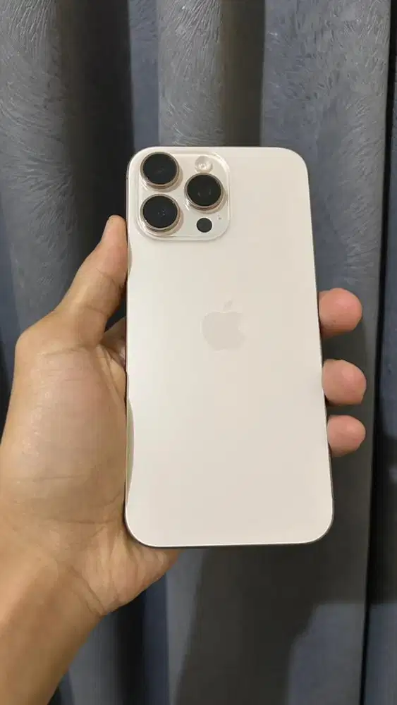 Iphone 16 pro max gold 256 sudah bea cukai