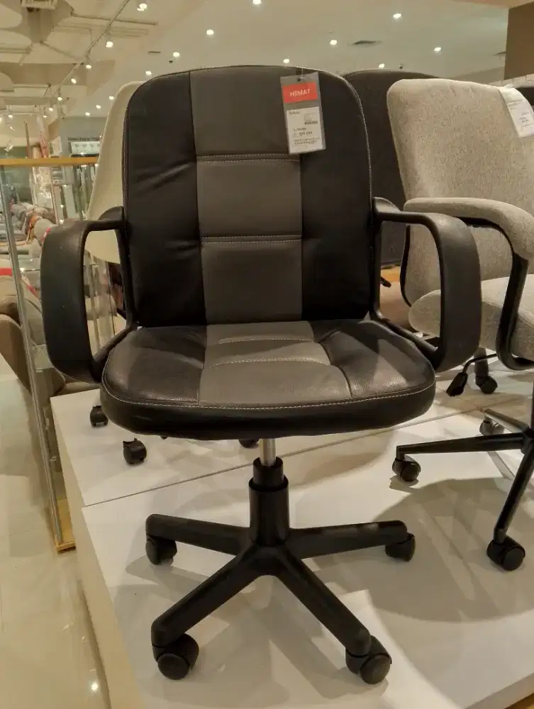 Kursi Kantor Kulit
