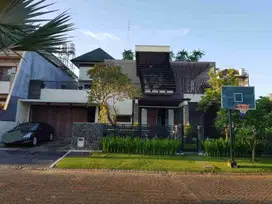 PRESTISIUS : Rumah Mewah 2 Lantai di Boulevard Golf Araya! Bonus Perabotan.