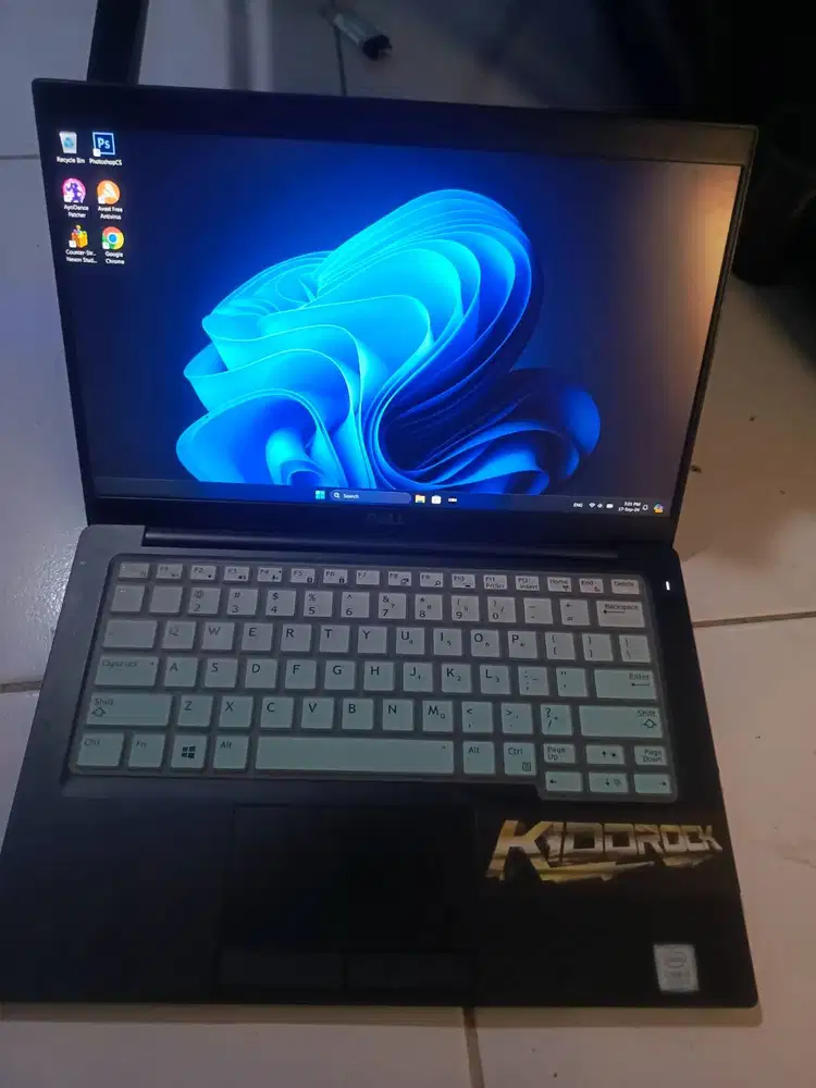 Laptop Dell Latitude 7390 8/256 Mulus