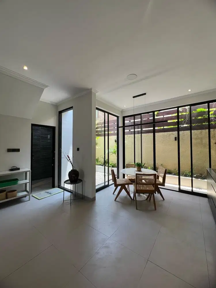 Rumah 2 Lantai One Gate System Lingk Bagus Taman Giri Jimbaran Bali