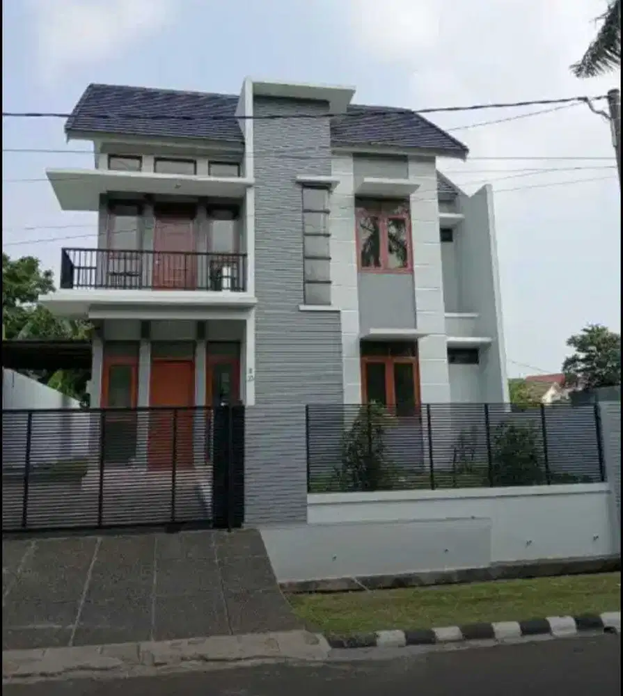 Rumah Cantik Dan Megah..! Dalam Komplek Elit Kemang Pratama 2