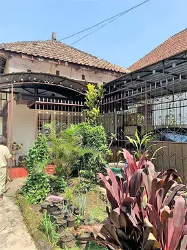 Dijual Rumah di Lengkong, Strategis Dekat Hotel Papandayan Bandung