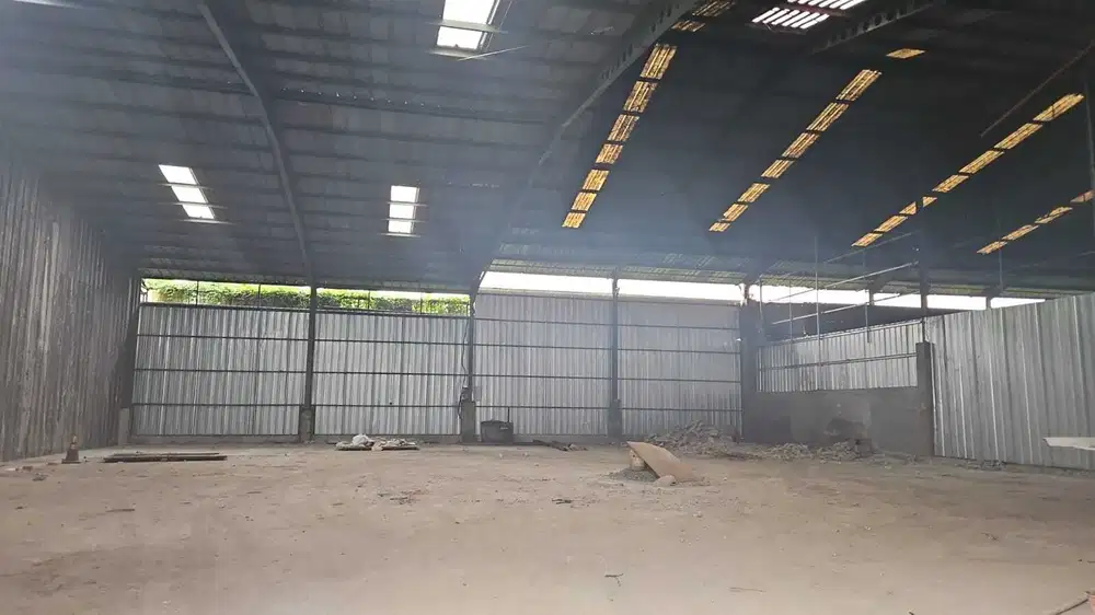Disewakan Gudang Ex Pabrik Cocok Untuk Industri di KM 16 Daan Mogot