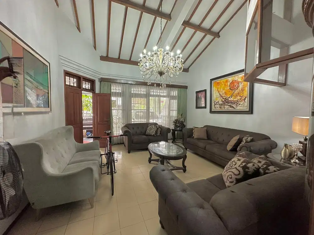 Rumah 2 Lantai Daerah Wisma Menanggal Surabaya Selatan