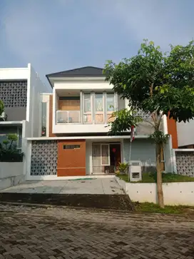 Dijual Rumah 2 Lantai Di Dalam Perum Mewah Lokka BSB Semarang