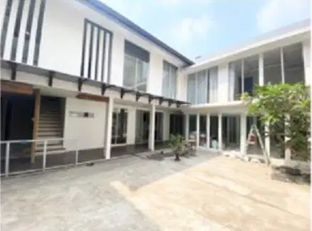 0593 - Dijual Rumah Mewah 2 lantai di Graha Famili Blok D Surabaya