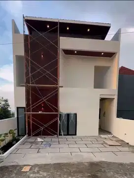 RUMAH MEWAH 2 LANTAI  600 JUTA-AN DEKAT PASAR KAPLING KEDUNGMUNDU SEMARANG