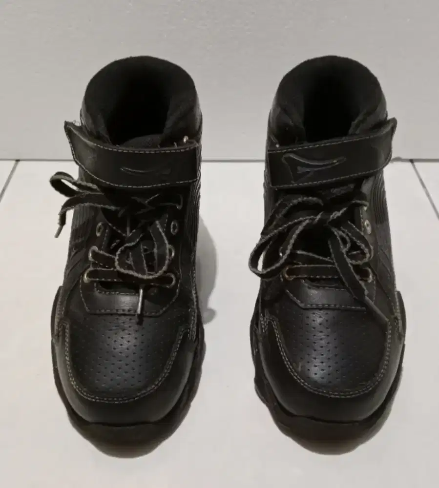 Jual Sepatu Sekolah Anak Size 38 Merk Ardiles (second)