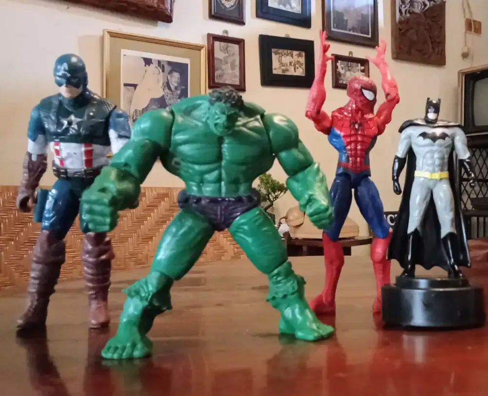 4 Action Figure Hero  Original ( Take All )