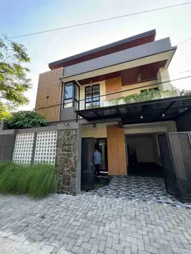 Rumah Mewah Kontemporer 2 Lantai