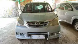 Juan mobil pribadi Xenia Li kondisi baik surat komplit pajak isi