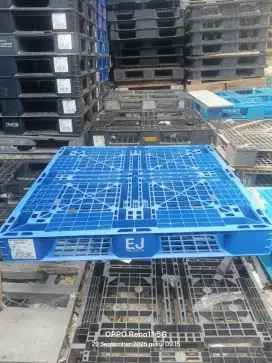 Palet plastik ukuran 110x110x12 merek EJ