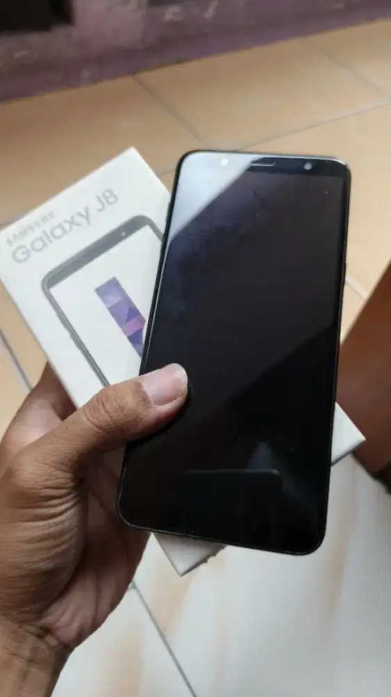 Samsung j8 3/32 Normal