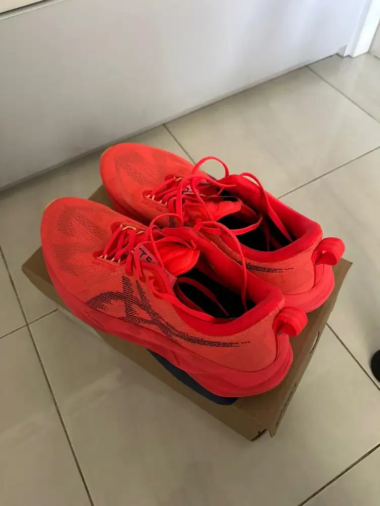 Asics Novablast 5 Flash Red