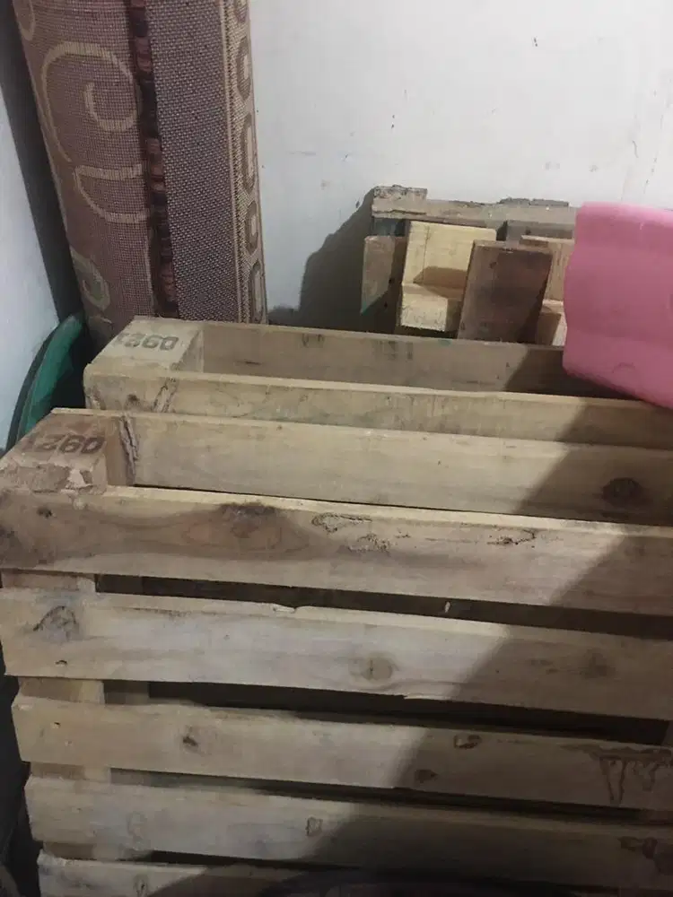 Jual palet kayu uk 1,5x1,5
