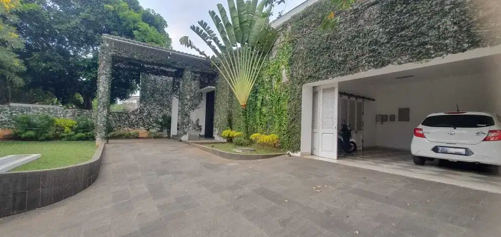 Spacious Family Home 4KT/KM for Rent in Cipete Area
