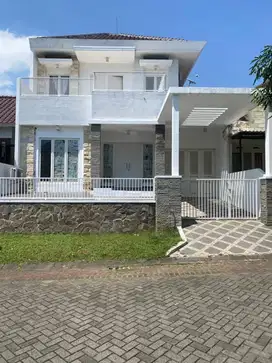 Rumah disewakan Villa Puncak Tidar