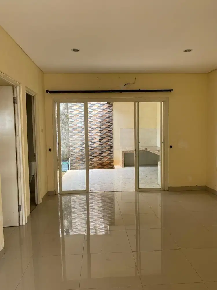 Di Jual Cepat rumah siap huni 2 lantai di Komplek Di Matoa