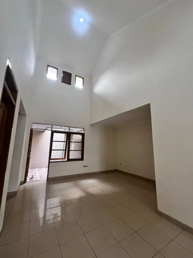 Disewakan Rumah Siap Huni Bebas Banjir di Metland Menteng