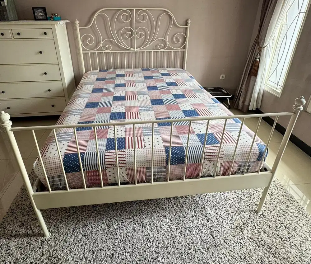 Frame tempat tidur dan Matrass ( spring bed )