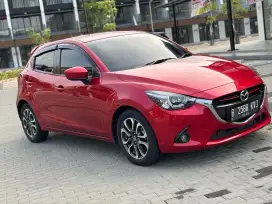Mazda 2 R skyactive AT 2016, Km LOW