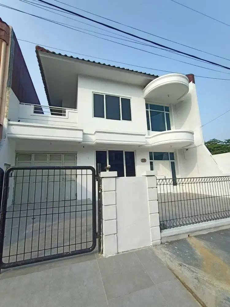 Disewakan Rumah Lokasi Strategis di Taman Modern Cakung Jakarta Timur