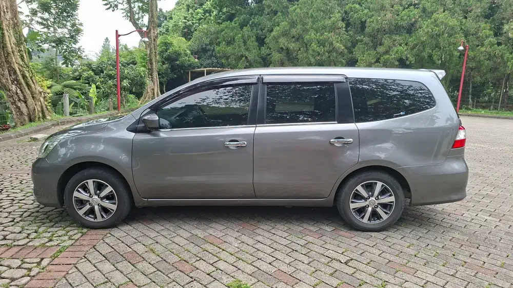 Nissan Grand livina 2017 Bensin