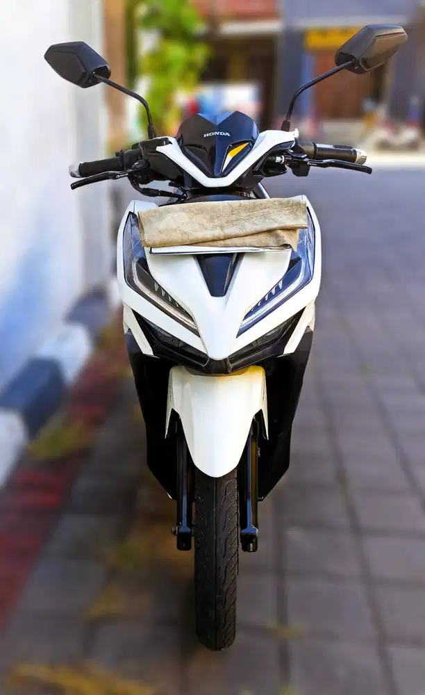 Honda Vario 150 Putih Favorit