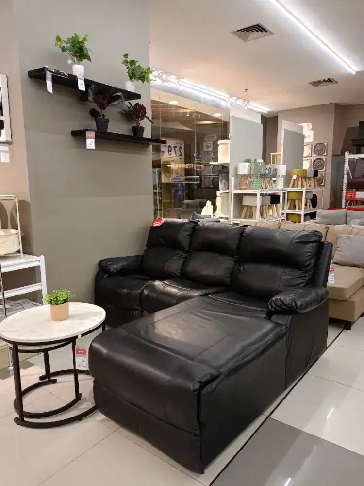 Promo sofa favorit Selma Liverton Sofa L Sectional Kulit - Hitam